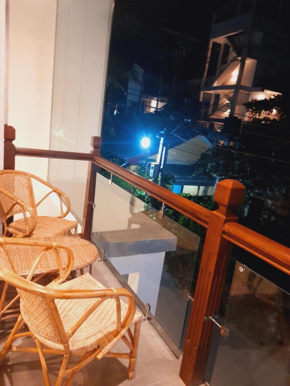 New Sea Lion Guest House Хіккадува Екстер'єр фото