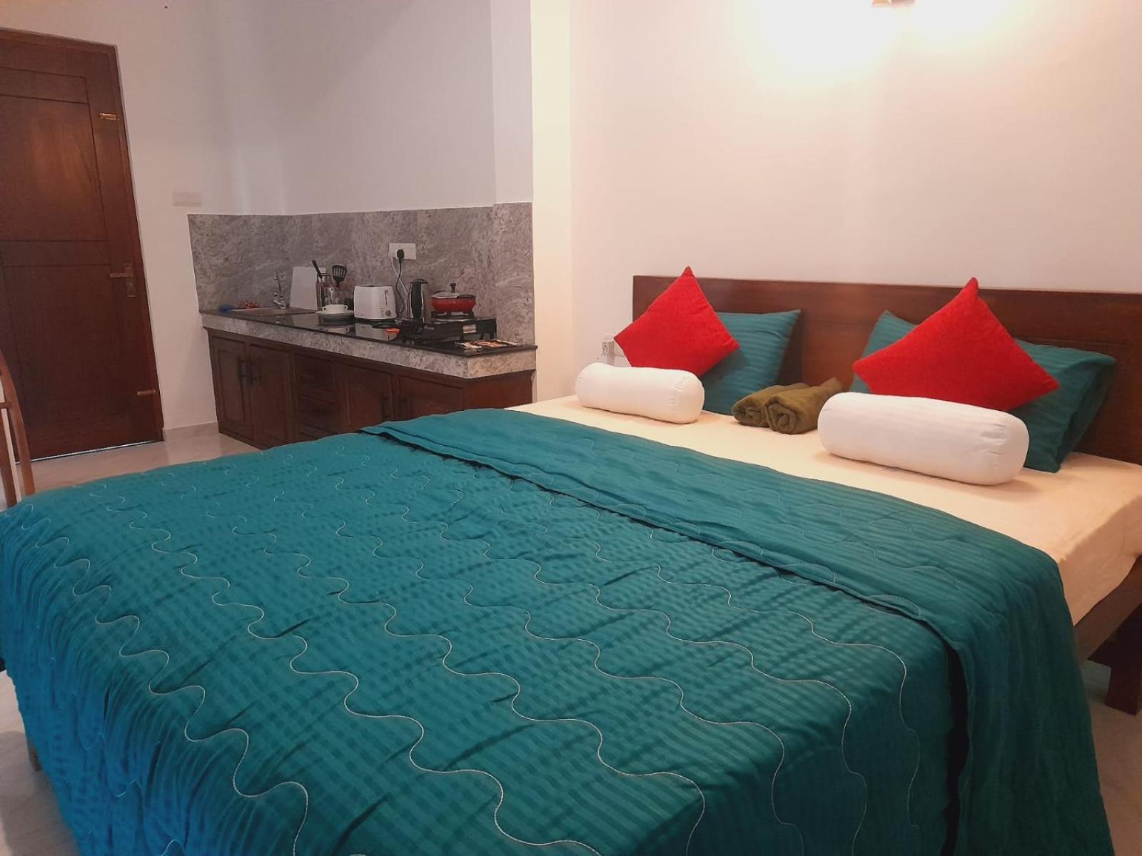 New Sea Lion Guest House Хіккадува Екстер'єр фото