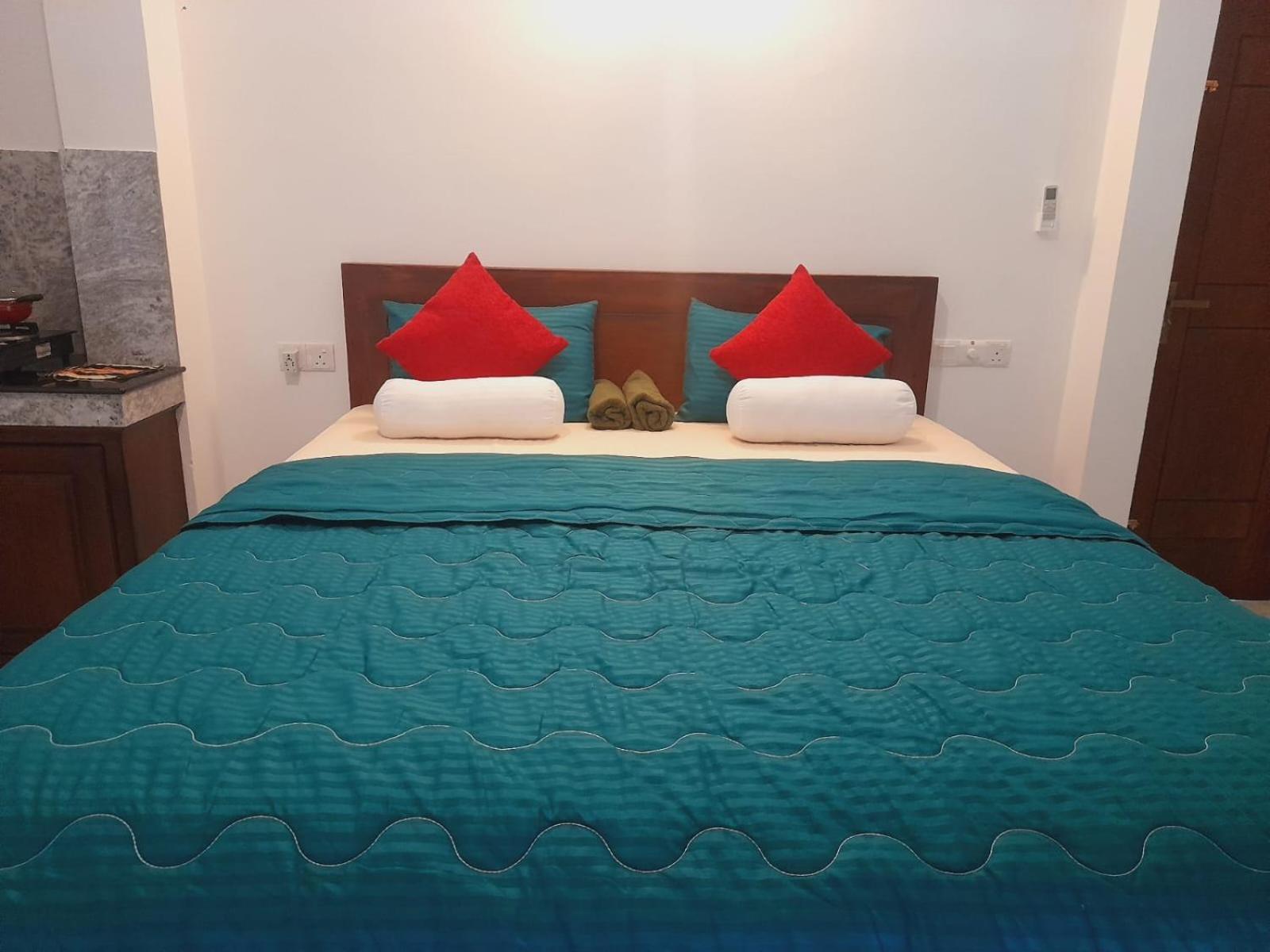 New Sea Lion Guest House Хіккадува Екстер'єр фото