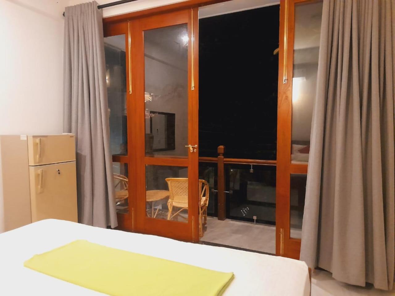 New Sea Lion Guest House Хіккадува Екстер'єр фото