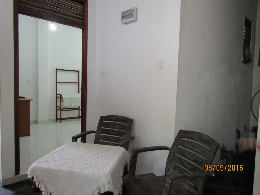 New Sea Lion Guest House Хіккадува Екстер'єр фото