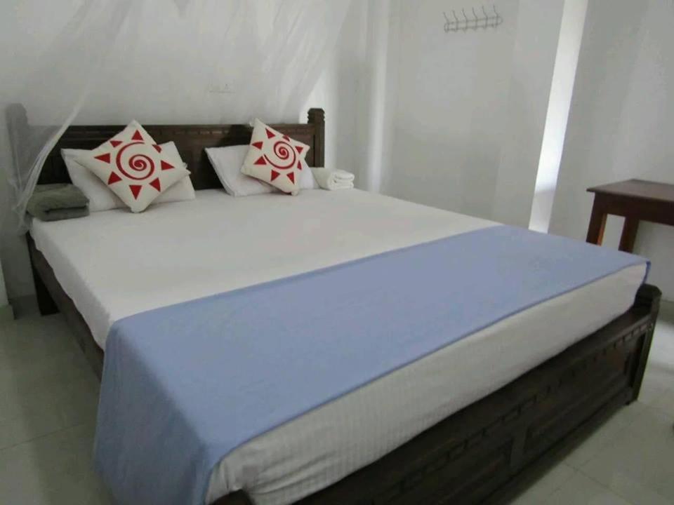 New Sea Lion Guest House Хіккадува Екстер'єр фото